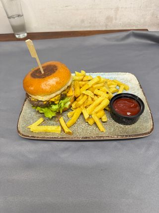 Телешки Black Angus бургер