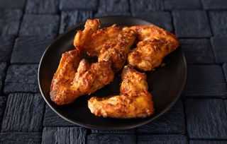 ქათმის ფრთთები ნაკვერჩხალზე