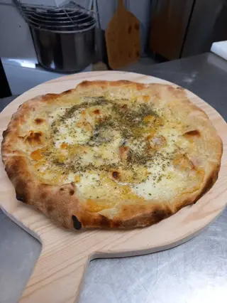 Pizza 4 Formaggi