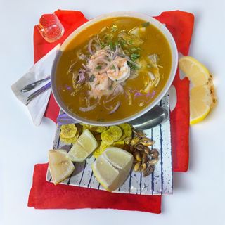 Encebollado Mixto