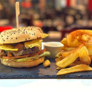 HAMBURUESA BANDIDA (PICANTE)