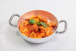PACCHERI CON POMODORO E POLPETTE