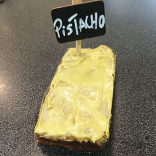 Porcion de tarta de Gofre sabor Pistacho
