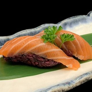 151. Nigiri Venere sake