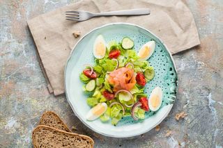 Salata cu somon afumat