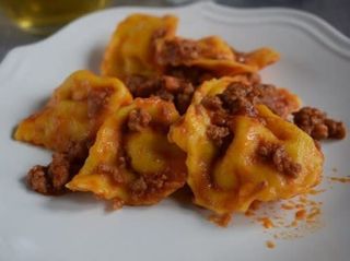 Tortelloni di zucca al ragù