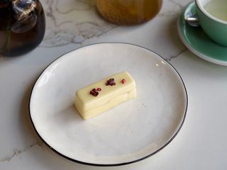 Сирок вишневий (65g)