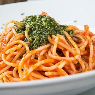 Spaghetii Napolitana Con Pesto