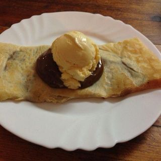 Crepe Con Nutella Y Helado (1 Bola)
