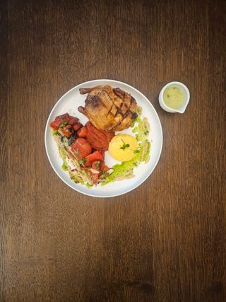 Cocosel de munte cu mamaliguta si legume in saramura