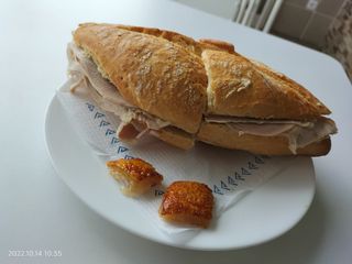 Bocadillo De Pata ( Solo viernes)