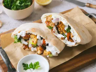 Shawarma Normal Con Queso Y Carne De Pollo