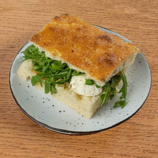 Focaccia s mozzarelom