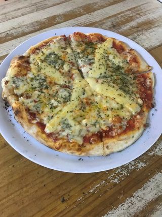 Pizza 4 Quesos