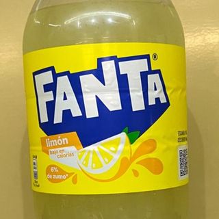 Fanta de limón de 2 L.