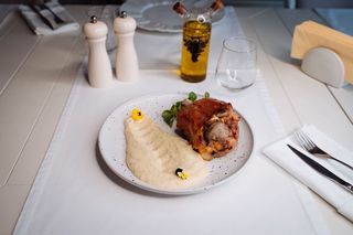 Rasol de porc cu piure de cartofi cu trufe 