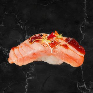 Nigiri De Salmón Flameado
