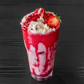 Milkshake Red Lips (Medium)