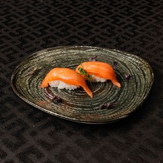 Nigiri salmone