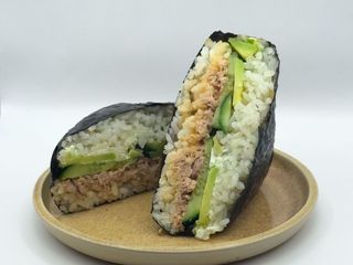 Onigiri TUŃCZYK (260g)