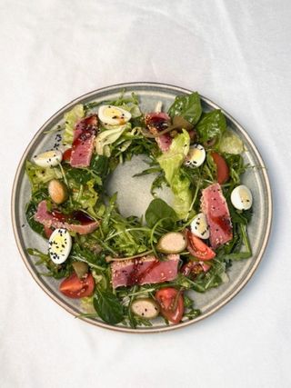 Салат з тунцем