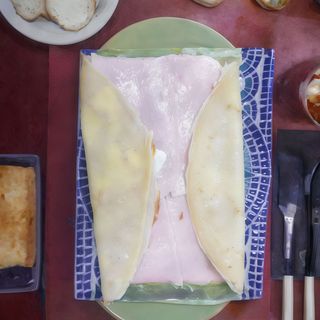 Crep salado de queso Philadelpia y pavo