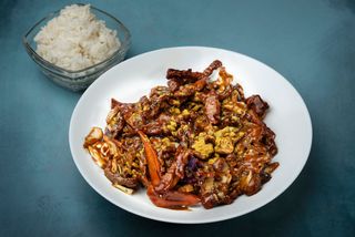 Teletina u kari sosu