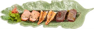 25. Sashimi Mixto Flameado