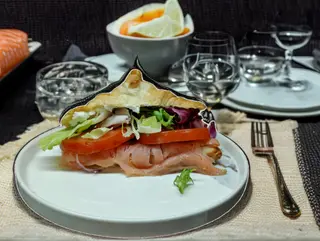 Salmon croissant