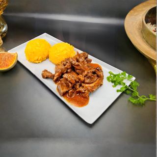 Pastramă de berbecuț la ceaun