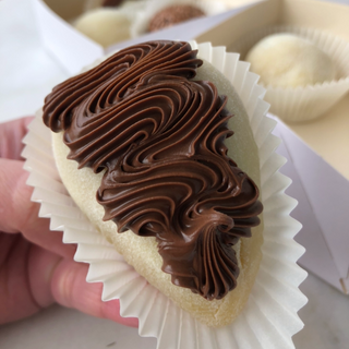 Coxinha de Morango - Nido com Nutella