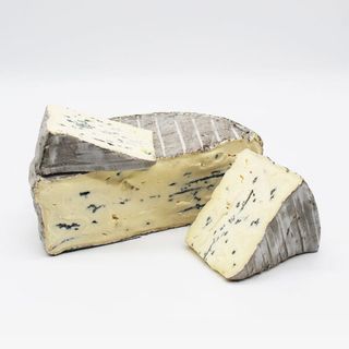 Montagnolo Azul Bavarla 200 Gr Aprox