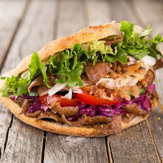 Dürüm o Döner Kebab Mixto con Verduras 