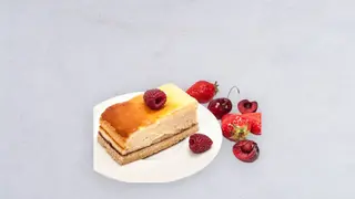 Sernik z malinami