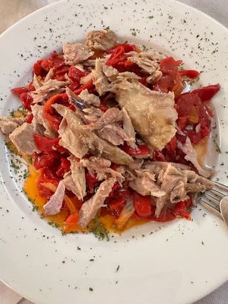 Ensalada De Pimientos Con Ventresca De Atún