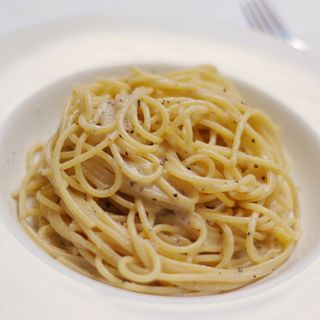 Spaghetti cacio e pepe