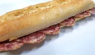 Bocadillo De Salchichón