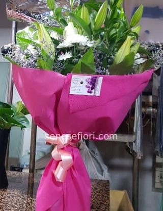 consegna Mazzo 6 lilium orientali e fiori misti stelo lungo a Napoli