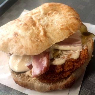 Crispy sandwich cu muraturi