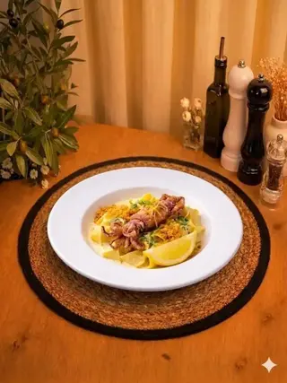Pappardelle al Limone, Calmaro & Crumble