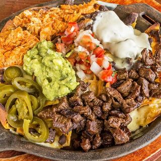 Nachos Mixtos (Asada + Tinga)
