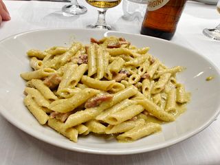 Pennette con pistacchio e speck