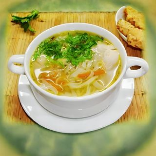 Kypиный суп с лапшой