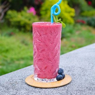 Smoothie with Berry Mix and Pineapple 300 ml