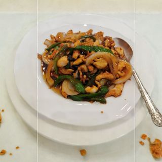 Pollo Con Pimiento Verdes Y Salsa De Tou Si