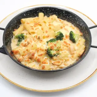 Rigatoni al forno broccoli e pollo