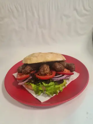 Pet ćevapa u lepinji 150g