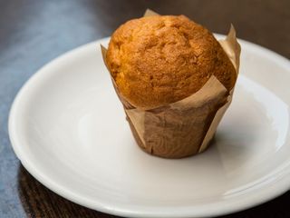 Muffin alla vaniglia ripieno alla nocciola