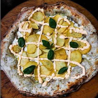 Crema di patate salsiccia e chips