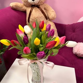 15 бр. Разноцветни лалета с панделка